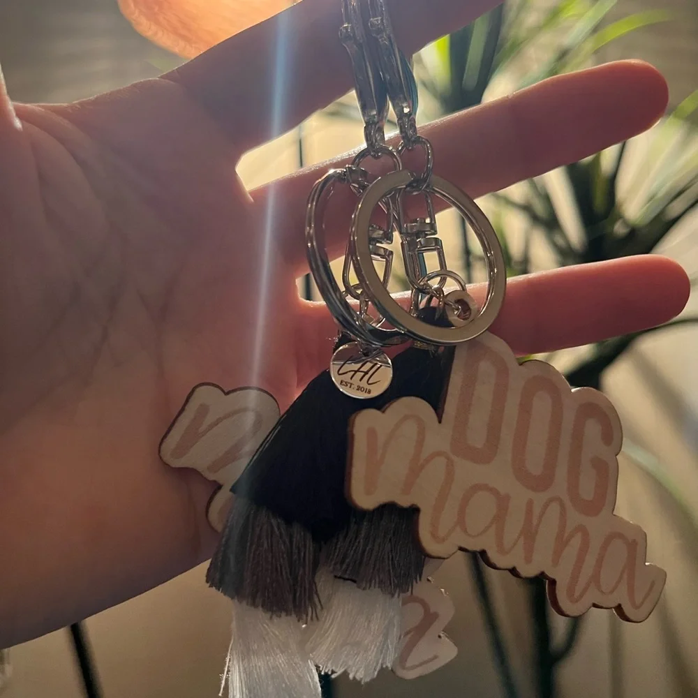 Dog Mom Key Chain - Picture 1 of 3